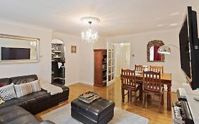 Beautiful And Cosy 2 Bedroom Flat